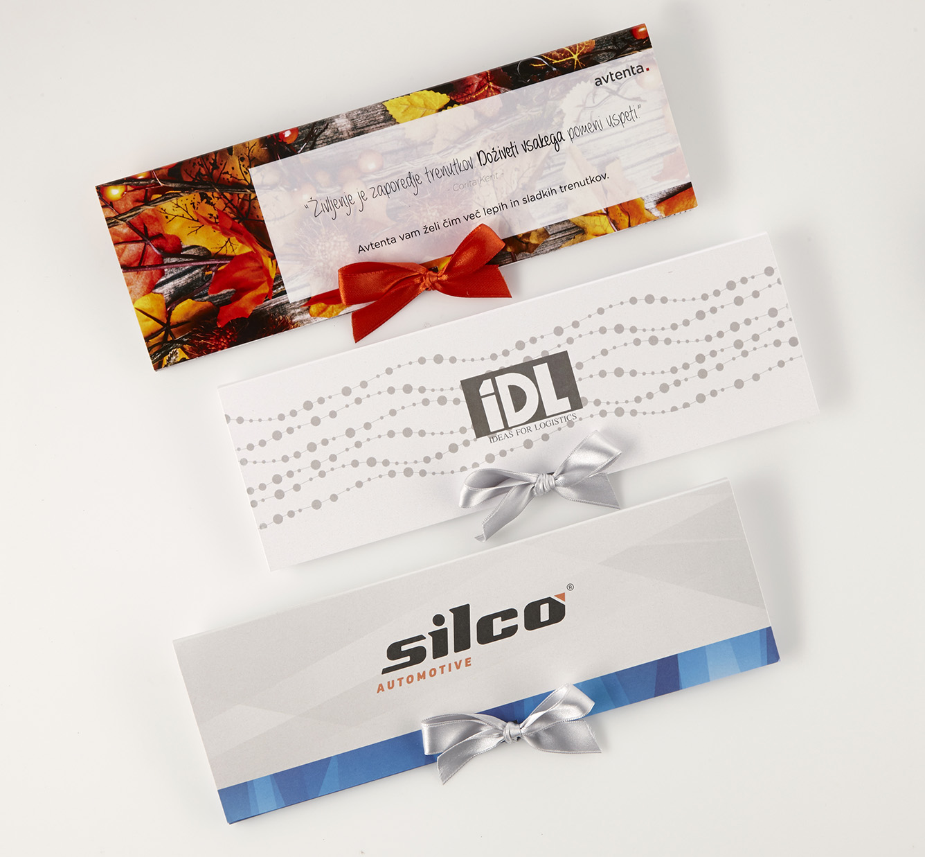 Čokolada 100 g v personaliziranem pismu za mailing s satenasto pentljo
